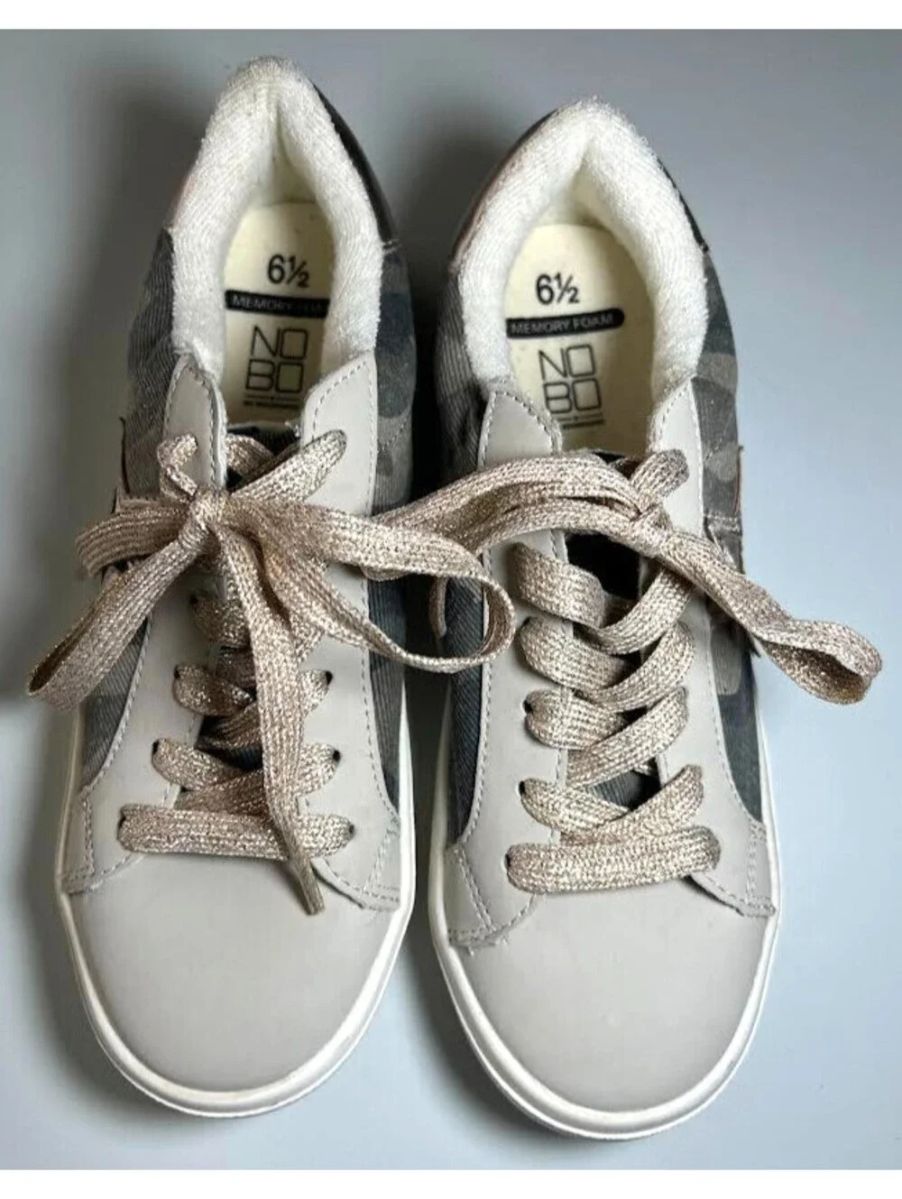 No Boundaries Womens Sneakers-Size 6.5-Camo, Off White & Gold w/ Sparkly Laces